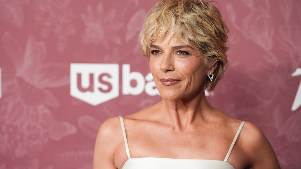 Actress Selma Blair arrested after allegedly biting flight attendant, being restrained on flight from LAX to JFK, source says — CBS Bay Area (KPIX), Celebration Health news