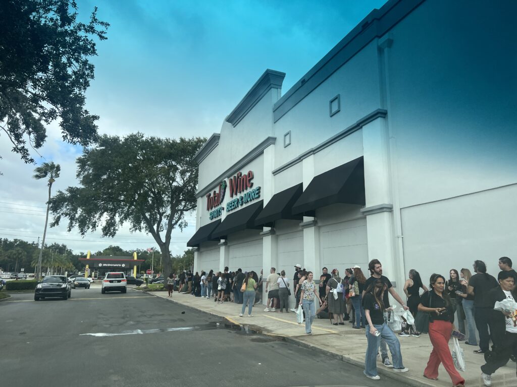 Zoinks! Mathew Lillard Is Drawing a Crowd at Total Wine on Colonial Drive — Celebration Business news