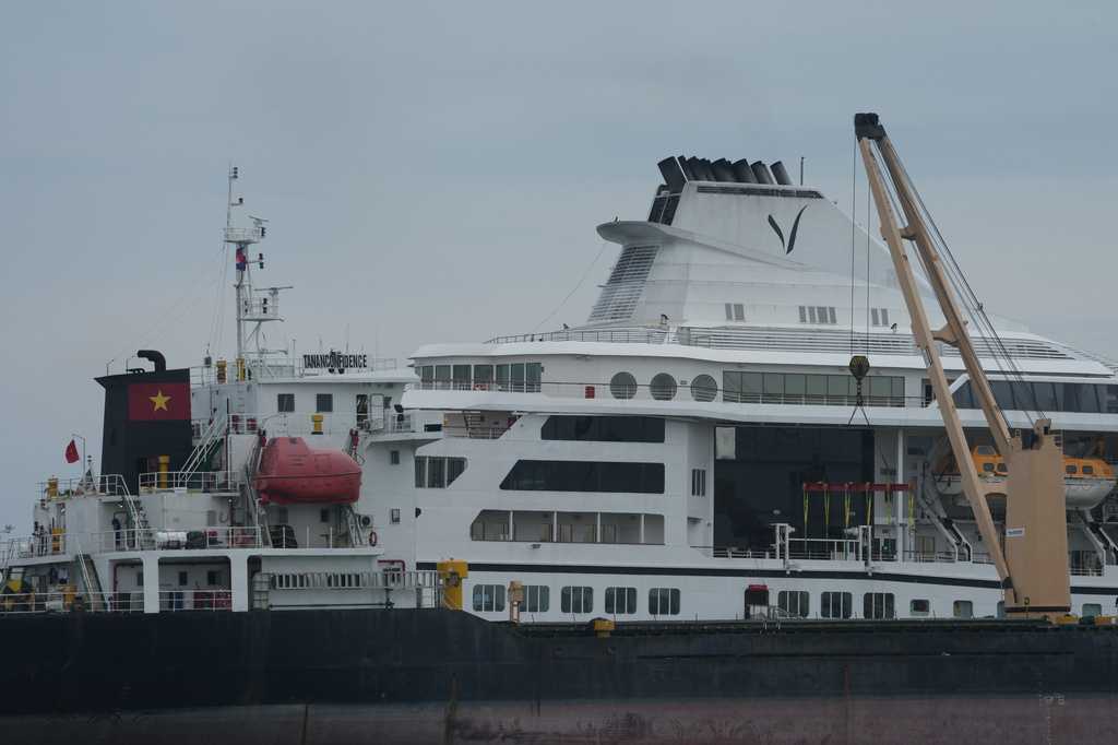 US cruise ship suspends global voyage in Asia due to fuel costs, passengers stranded โ Celebration Community news