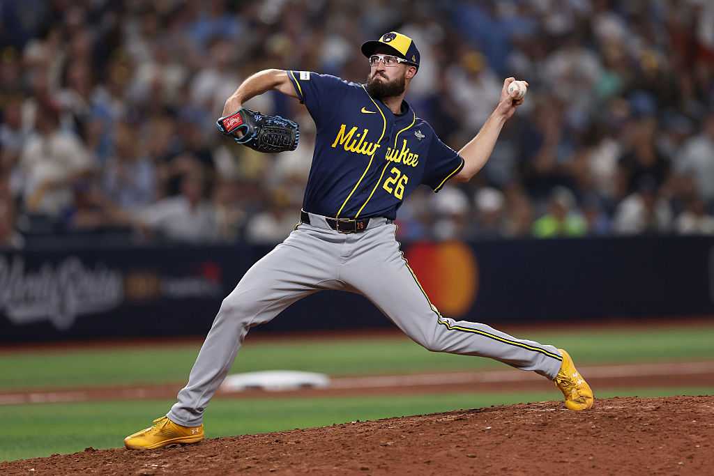 Brewers relief pitcher breaks postseason record — WESH 2 Orlando
