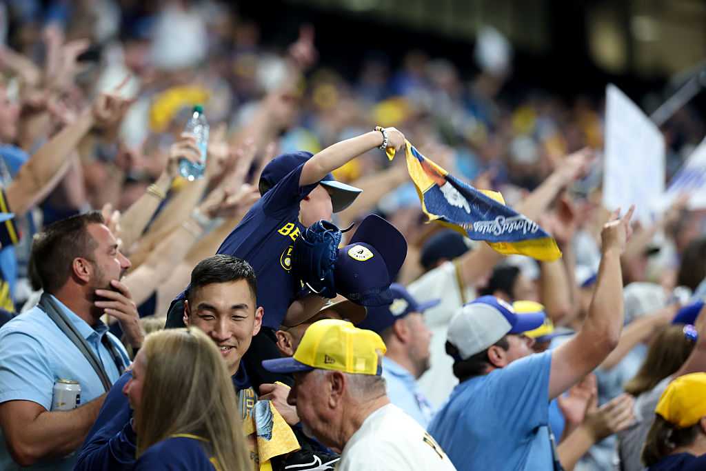 Rays fans say at least Brewers fans are 'being nice' — Celebration Community news
