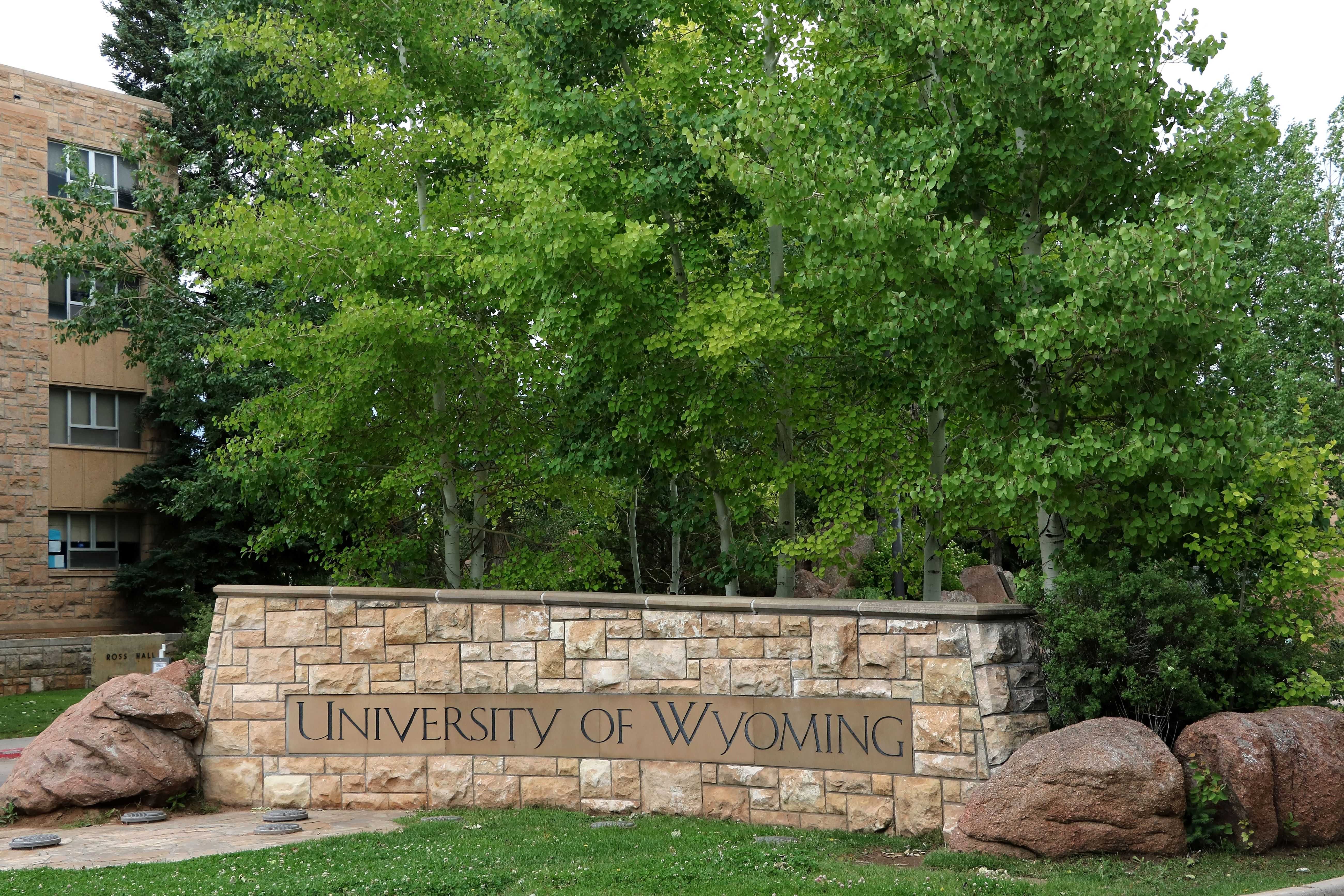 A Wyoming grad student who allegedly poisoned a colleague has been arrested fleeing to China — WESH 2 Orlando, Celebration Schools news