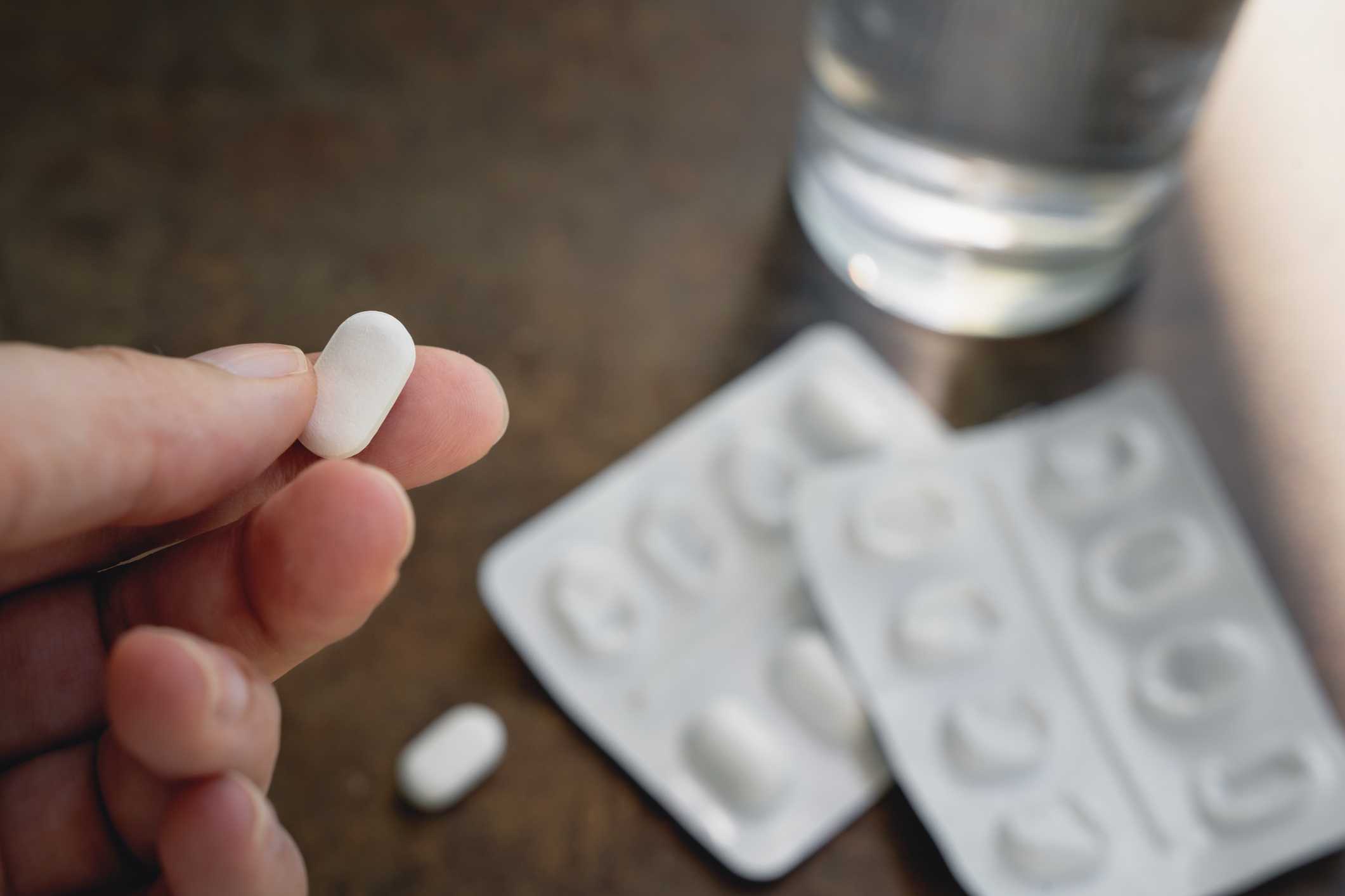 Reports of discolored tablets lead FDA to recall Amazon-branded acetaminophen bottles — WESH 2 Orlando, Celebration Community news