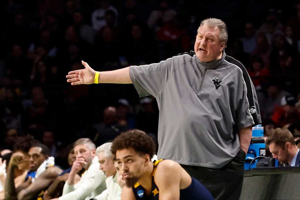 Hall of Fame basketball coach Bob Huggins has a 'progressive cognitive condition,' family says — WESH 2 Orlando, Celebration Sports news