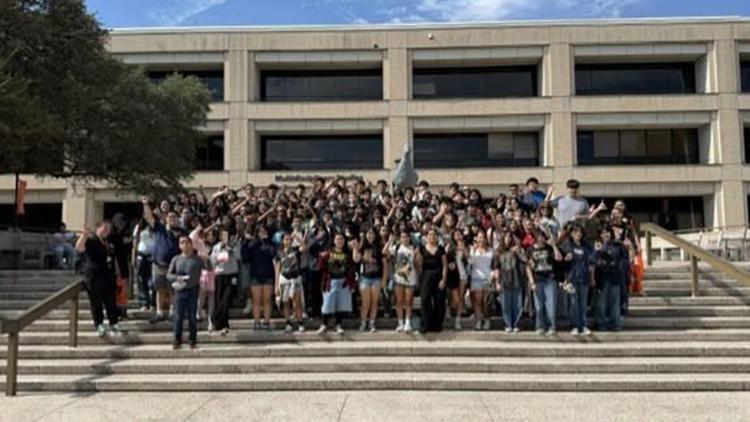 SAISD middle schoolers connect with college life during schoolwide event — KENS 5 (San Antonio), Celebration Schools news