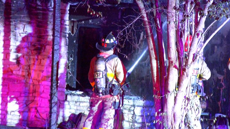 One person dies, another person and a dog rescued from Blakeley Drive house fire — KENS 5 (San Antonio), Celebration Health news